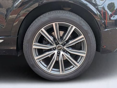 Used 2023 Audi SQ8 Prestige AWD/4WD image 9