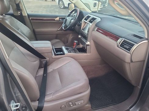 Used 2011 Lexus GX 460 w/ Comfort Plus Pkg AWD/4WD image 16
