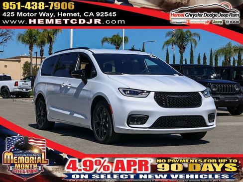 New 2026 Chrysler Pacifica Select w/ S Appearance Package FWD image 1