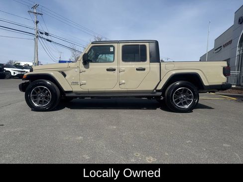 Used 2022 Jeep Gladiator Overland w/ Popular Equipment Package AWD/4WD image 5