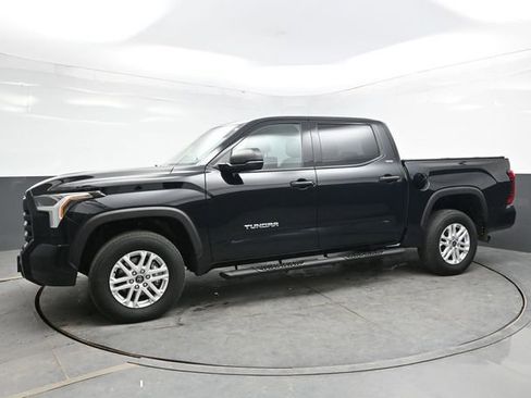 Used 2022 Toyota Tundra SR5 AWD/4WD image 3