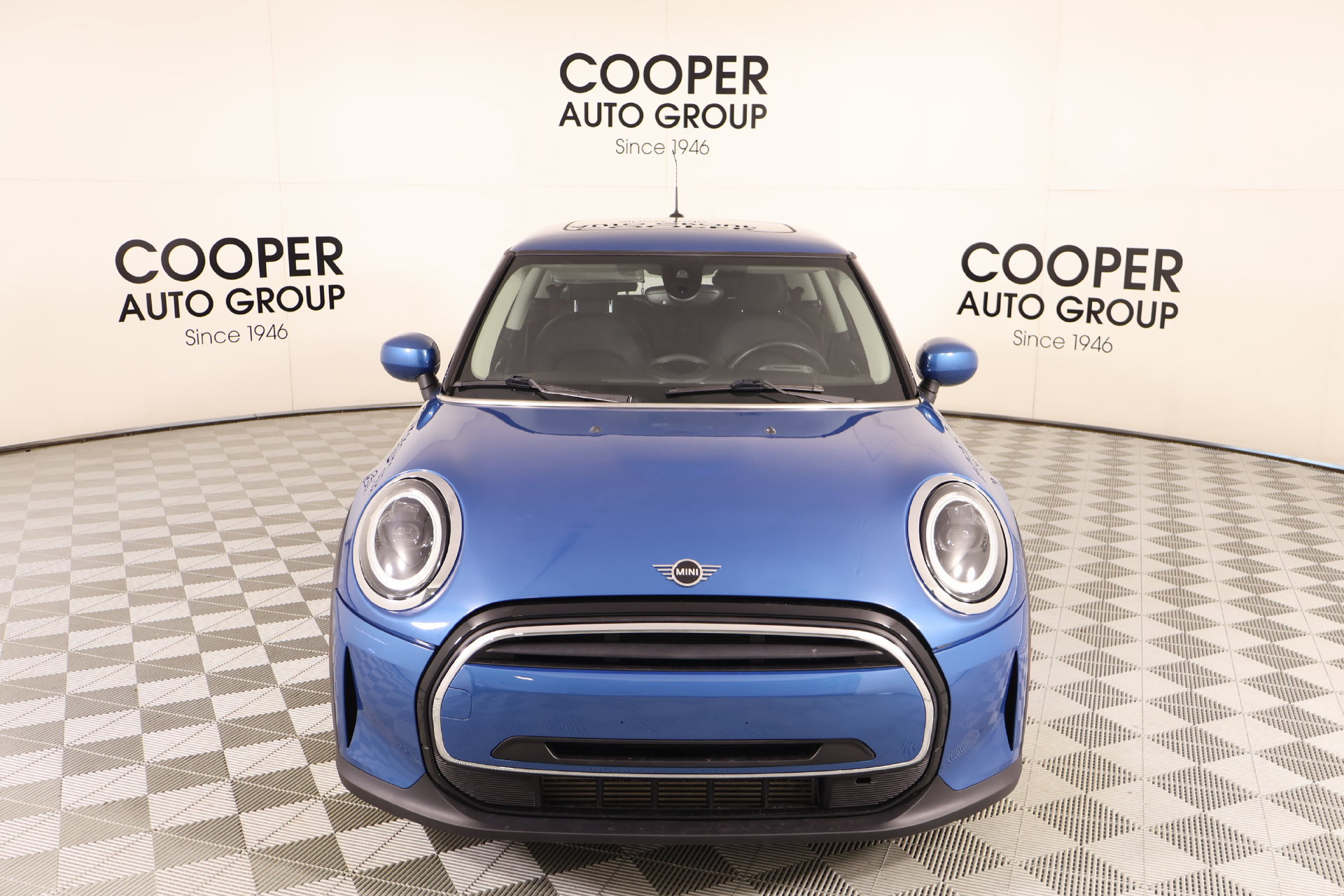 Certified 2023 MINI Cooper 2-Door Hardtop FWD image 9