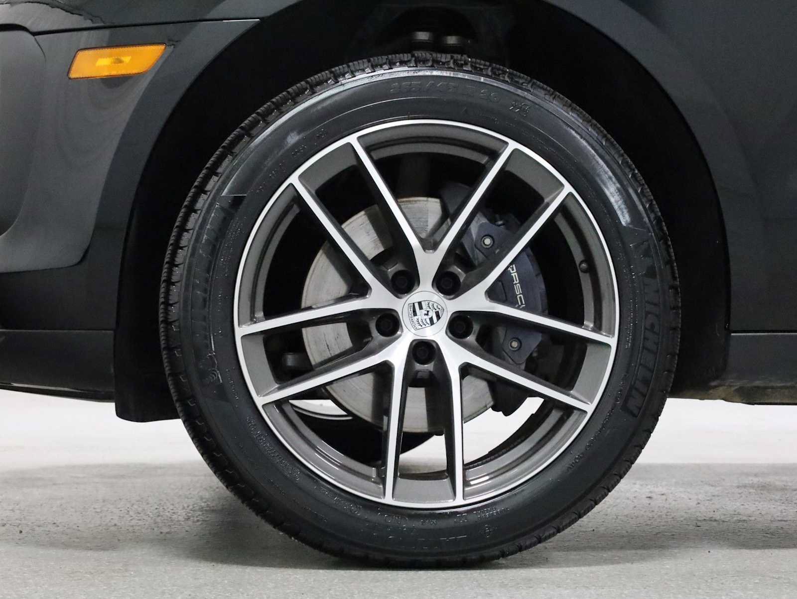 Used 2026 Porsche Macan AWD/4WD image 40