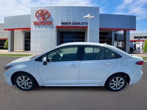 Used 2025 Toyota Corolla LE image 7