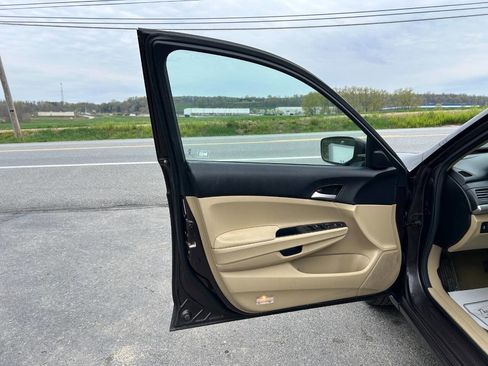 Used 2012 Honda Accord LX image 15