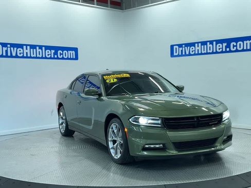 Used 2021 Dodge Charger SXT w/ Plus Group RWD image 5