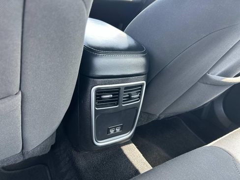 Used 2022 Dodge Charger SXT RWD image 22