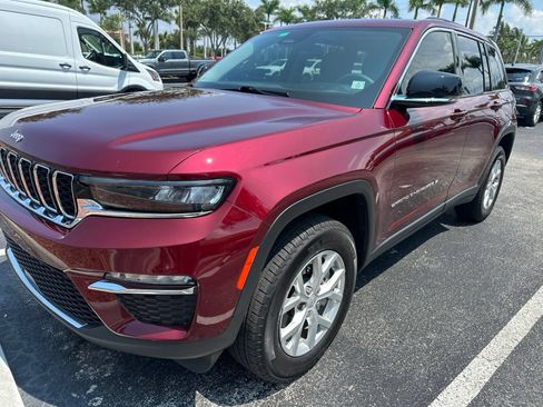 Used 2024 Jeep Grand Cherokee Limited RWD image 2