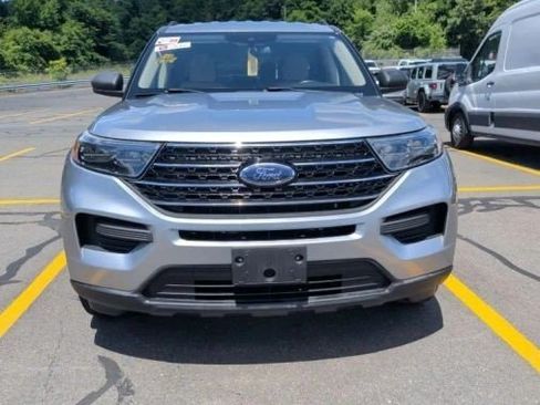 Used 2020 Ford Explorer XLT w/ Class III Trailer Tow Package AWD/4WD image 2