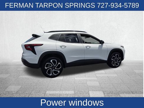 Used 2025 Chevrolet Trax RS w/ Sunroof Package FWD image 12