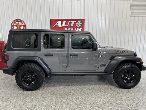 Used 2020 Jeep Wrangler Unlimited Sport AWD/4WD image 3