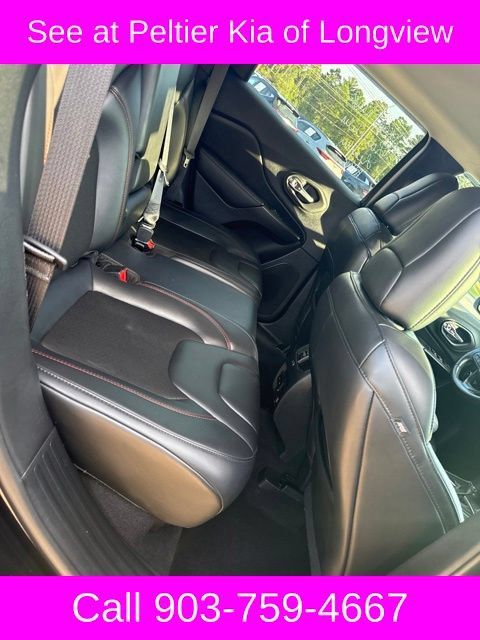 Used 2020 Jeep Cherokee Trailhawk w/ Cold Weather Group AWD/4WD image 11