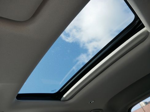 Used 2024 Honda HR-V EX-L image 32