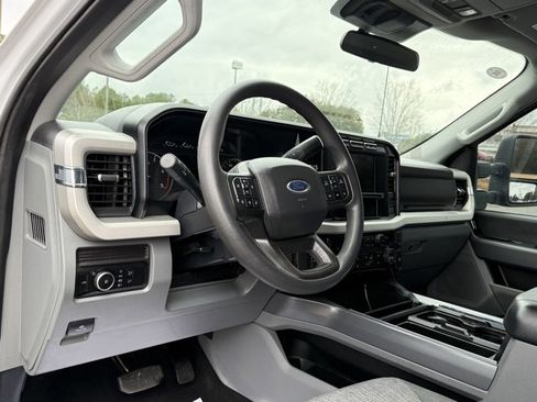 Used 2024 Ford F250 XLT w/ FX4 Off-Road Package image 16