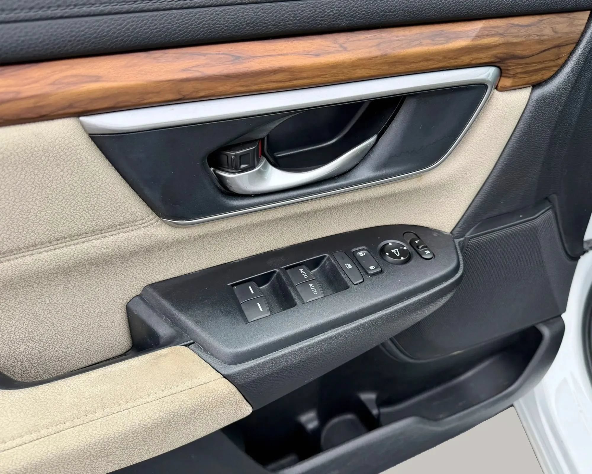 Used 2019 Honda CR-V EX image 10