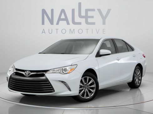 Used 2017 Toyota Camry SE FWD image 9