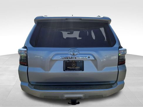 Used 2020 Toyota 4Runner SR5 AWD/4WD image 4