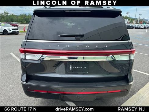 Used 2024 Lincoln Navigator L Reserve AWD/4WD image 4