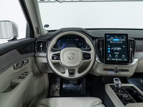New 2026 Volvo XC90 B6 Ultra image 17