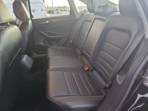 Used 2024 Volkswagen Jetta SE image 13