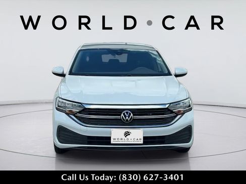 Used 2024 Volkswagen Jetta SE FWD image 17
