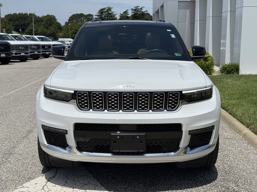 Used 2024 Jeep Grand Cherokee L Summit w/ Luxury Tech Group V AWD/4WD image 6
