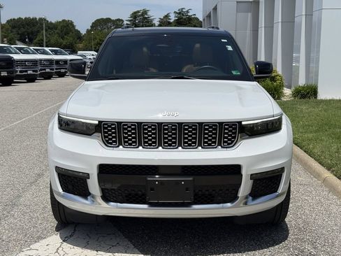 Used 2024 Jeep Grand Cherokee L Summit w/ Luxury Tech Group V AWD/4WD image 6