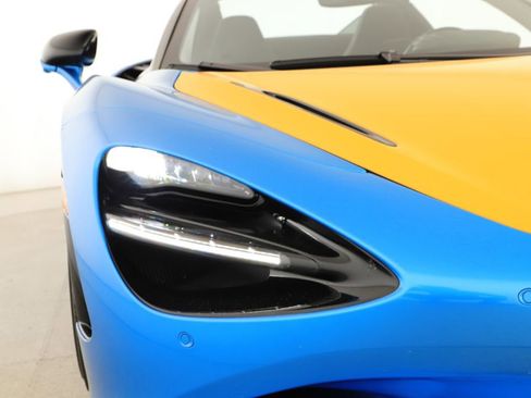 Used 2024 McLaren 750S Spider RWD image 35