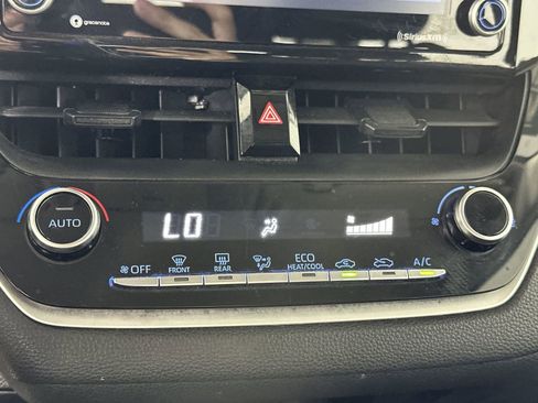 Used 2022 Toyota Corolla LE FWD image 19