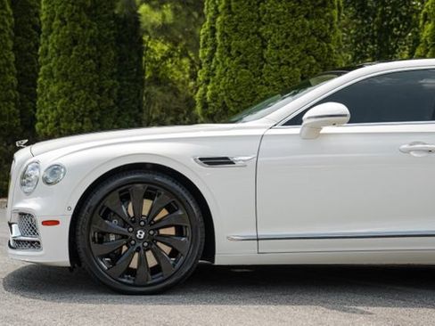 Used 2022 Bentley Flying Spur V8 AWD/4WD image 10