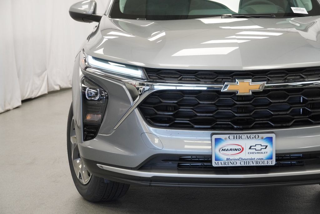 New 2026 Chevrolet Trax LT w/ Driver Confidence Package FWD image 32