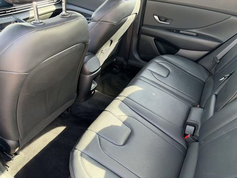 Certified 2025 Hyundai Elantra Limited FWD image 28
