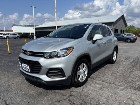 Used 2019 Chevrolet Trax LS w/ Tint and Cruise Package FWD image 3