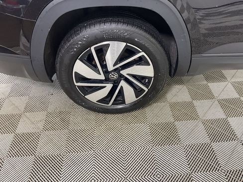 Used 2025 Volkswagen Atlas SE AWD/4WD image 8