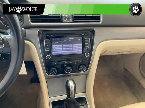 Used 2014 Volkswagen Passat TDI SE FWD image 15