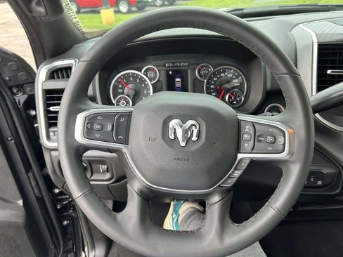 Used 2025 RAM 2500 Big Horn AWD/4WD image 34