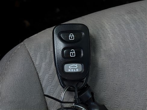 Used 2014 Hyundai Elantra SE FWD image 29