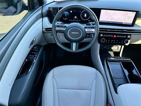 Used 2025 Hyundai Tucson Limited image 22