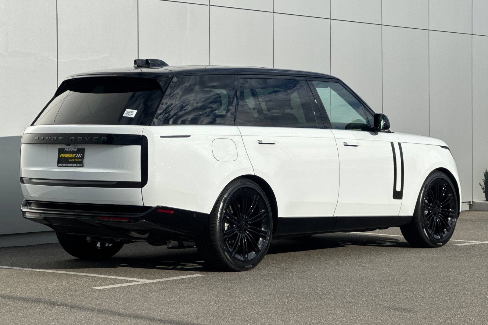 New 2026 Land Rover Range Rover Long Wheelbase SE AWD/4WD image 5