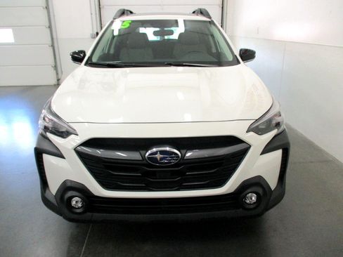 Used 2025 Subaru Outback Premium image 8