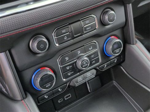 Used 2023 Chevrolet Suburban RST image 19