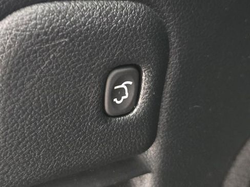 Used 2018 Jeep Grand Cherokee Altitude RWD image 32