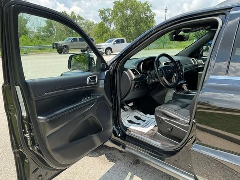 Used 2017 Jeep Grand Cherokee Limited w/ Luxury Group II AWD/4WD image 15