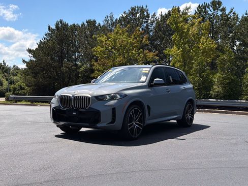 Used 2025 BMW X5 sDrive40i w/ M Sport Package RWD image 11