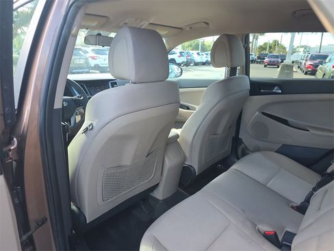Used 2016 Hyundai Tucson SE image 10