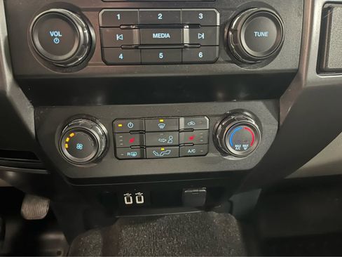 Used 2020 Ford F150 XLT w/ Equipment Group 302A Luxury AWD/4WD image 43