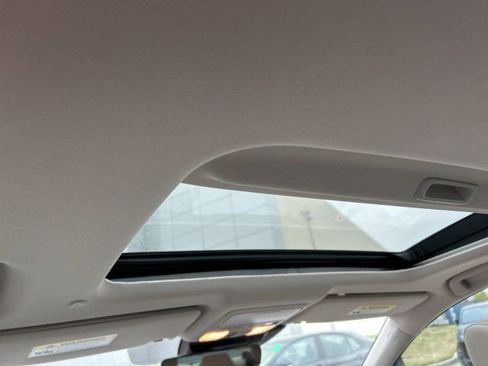 Used 2022 Honda Accord Touring image 9