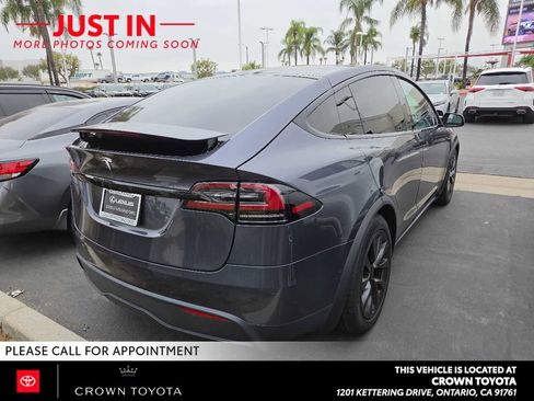 Used 2022 Tesla Model X AWD/4WD image 2