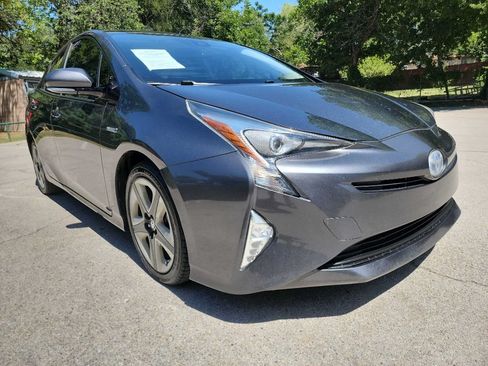 Used 2016 Toyota Prius Four Touring FWD image 1