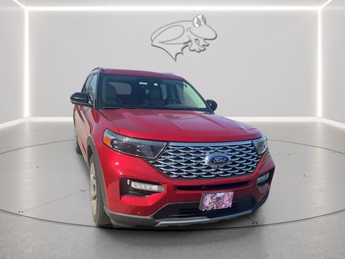 Used 2020 Ford Explorer Platinum w/ Premium Technology Package image 4